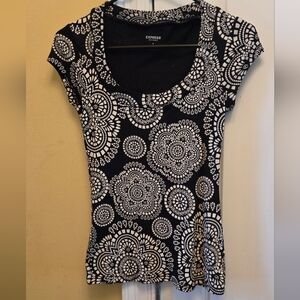 Express Sexy Basics Black and White Graphic Fitted T-Shirt Size Small